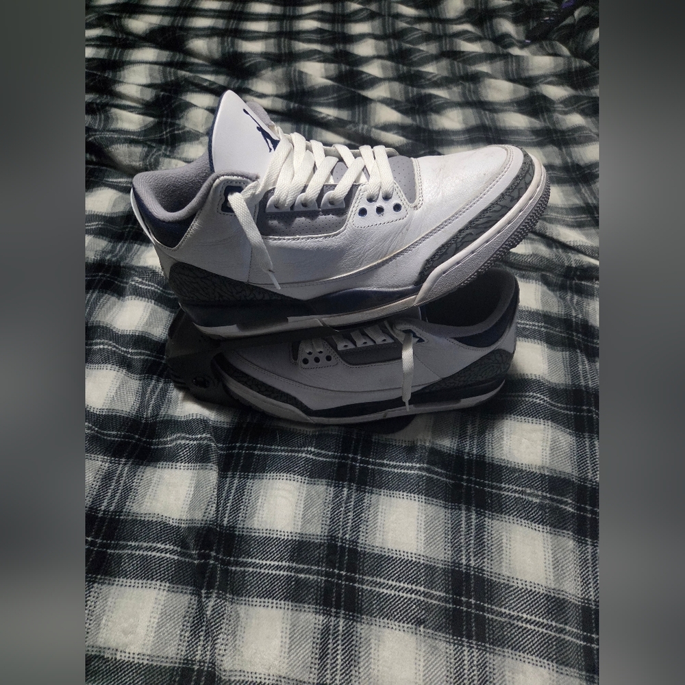 Men's Jordan 3 Midnight Navy White, Navy Blue and Gray Sneakers Size 10.5 US